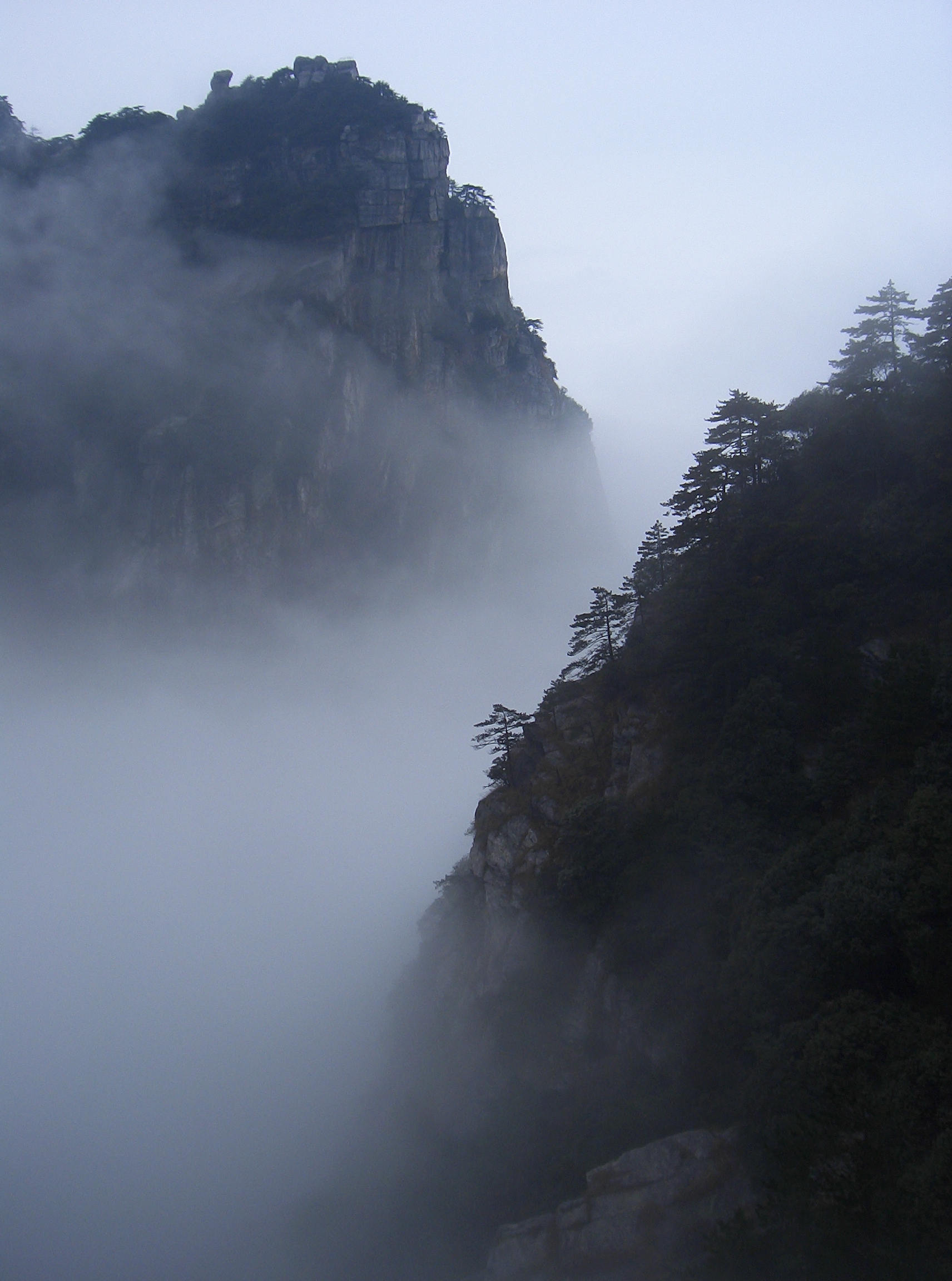 Mount_Lushan_-_fog