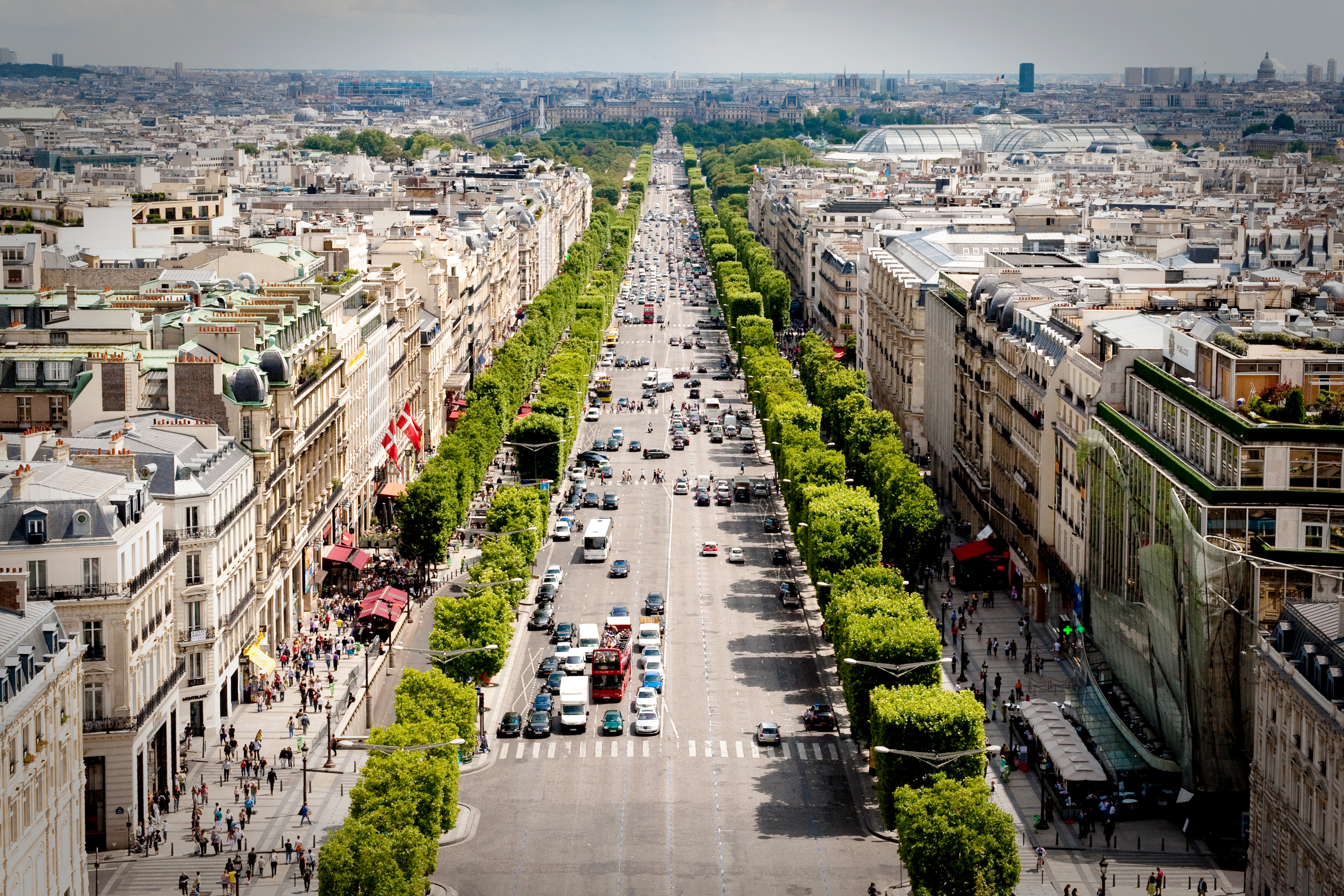 Avenue_des_Champs-Élysées_July_24,_2009_N1