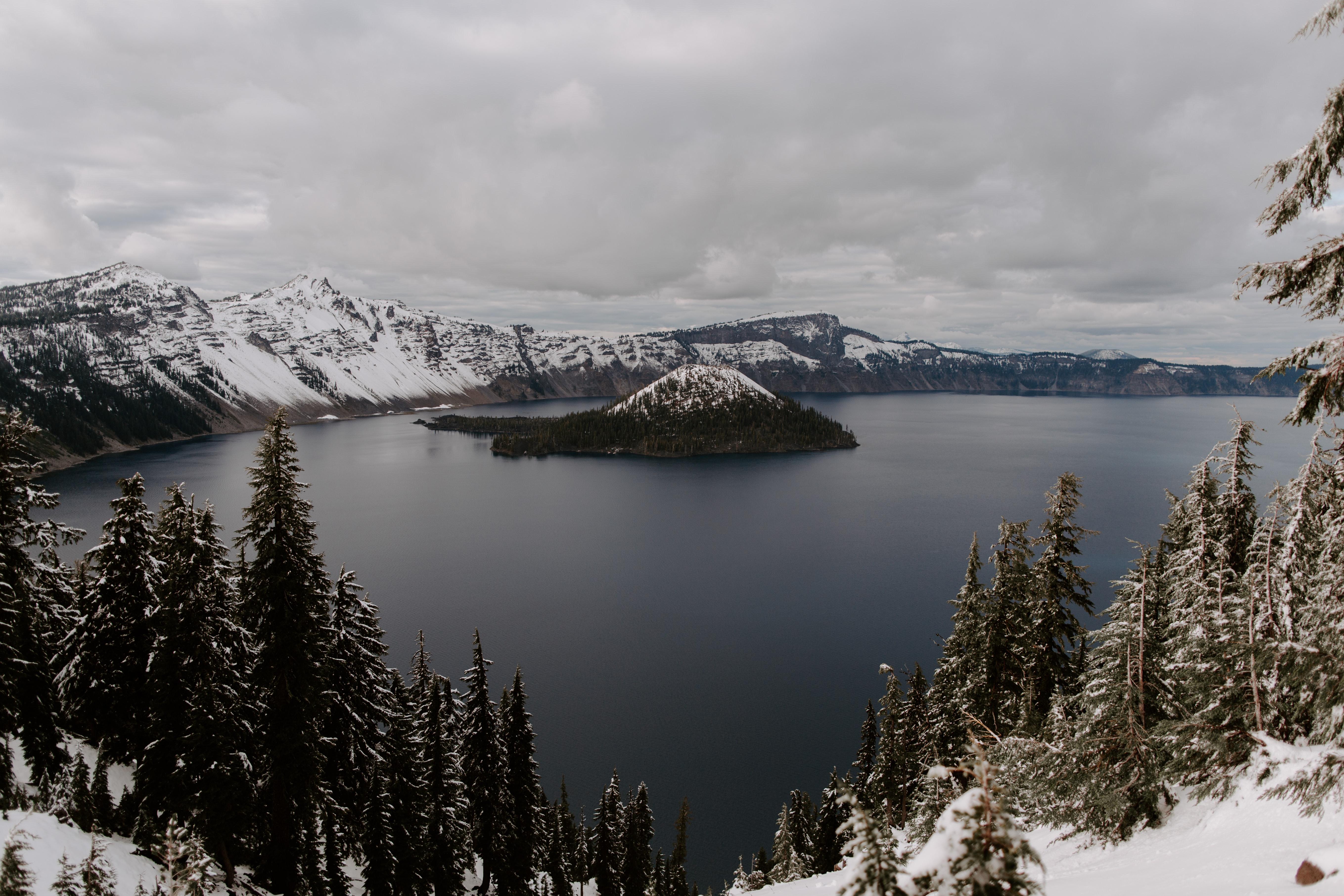 Crater Lake caryle-barton-dLcZem4kBrU-unsplash
